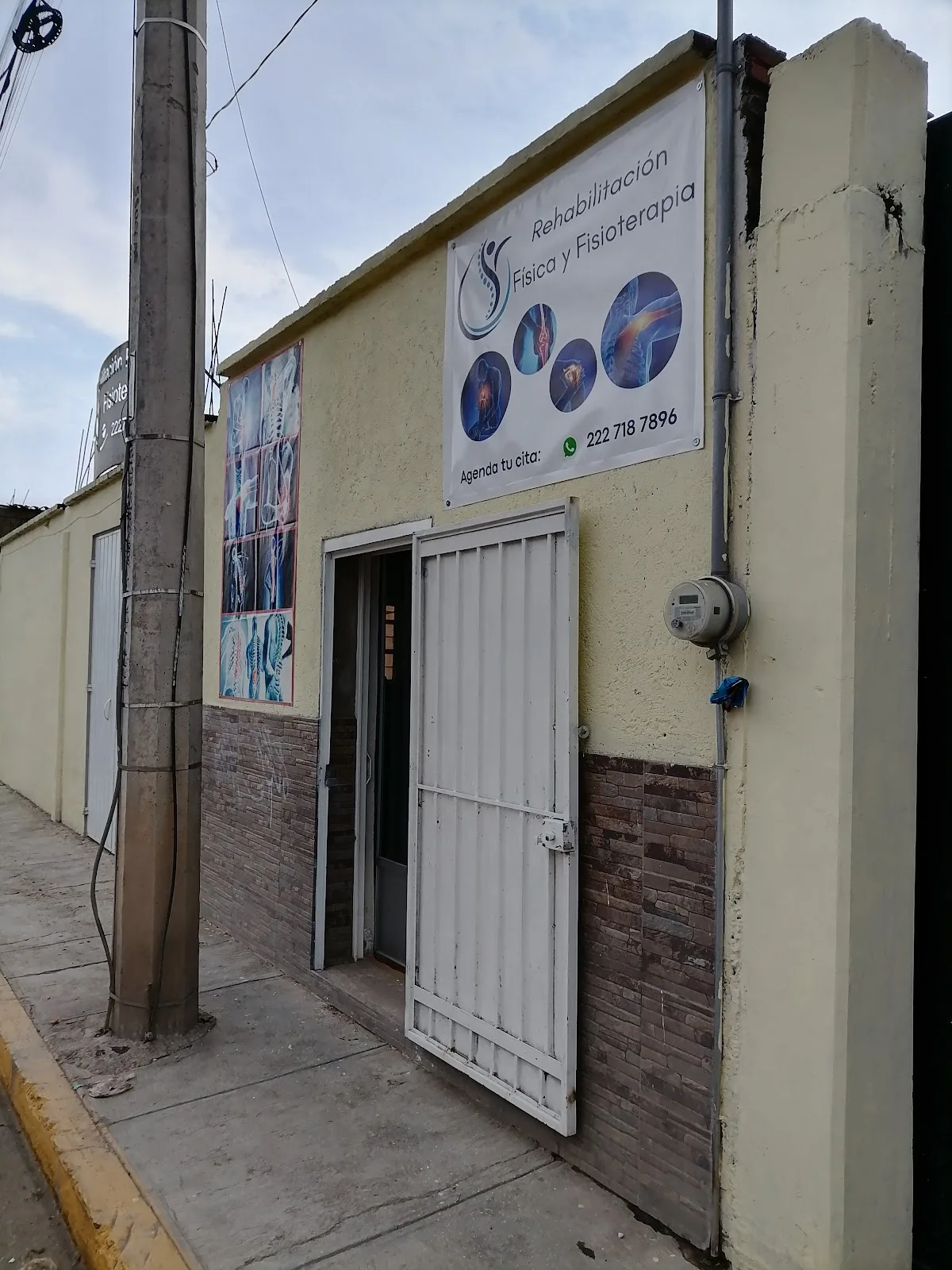 La fachada desde la banqueta